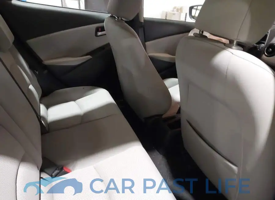 3MYDLBYV8KY501989# 8