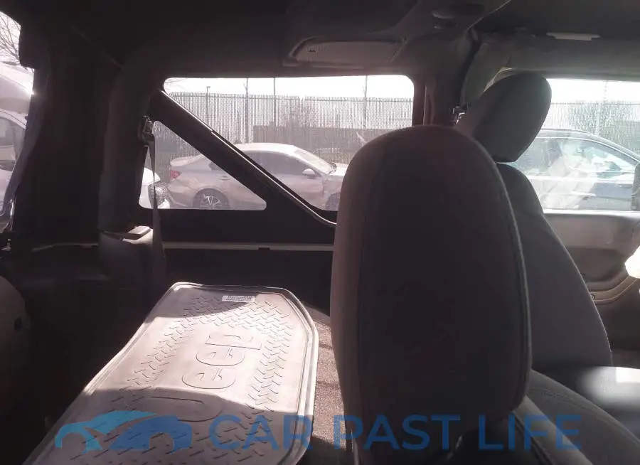 1C4AJWAG2HL616745# 8