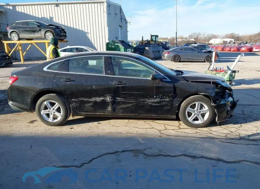 1G1ZB5ST1NF192354# 13