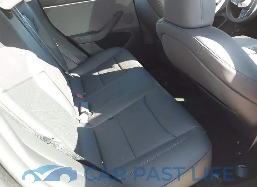 5YJ3E1EAXTF116379# 8