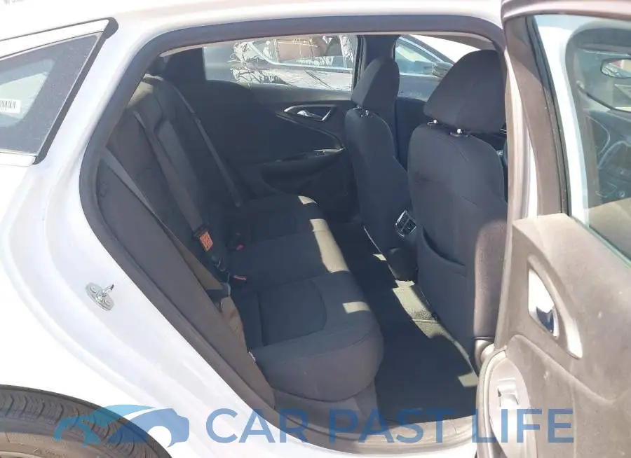 1G1ZD5ST8PF226352# 8