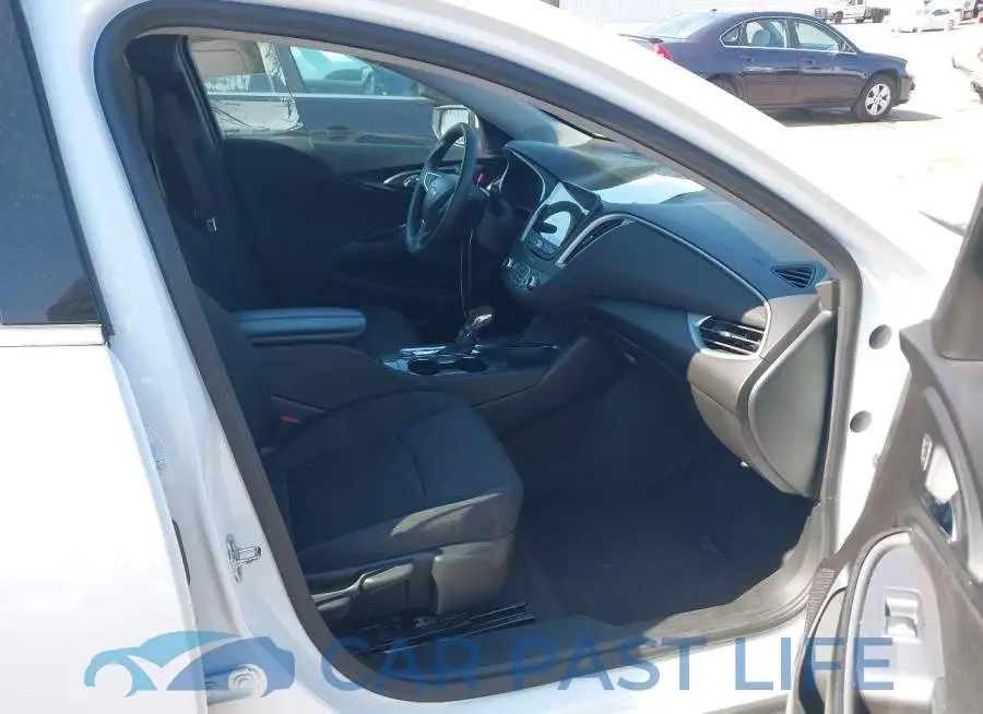 1G1ZD5ST8PF226352# 5