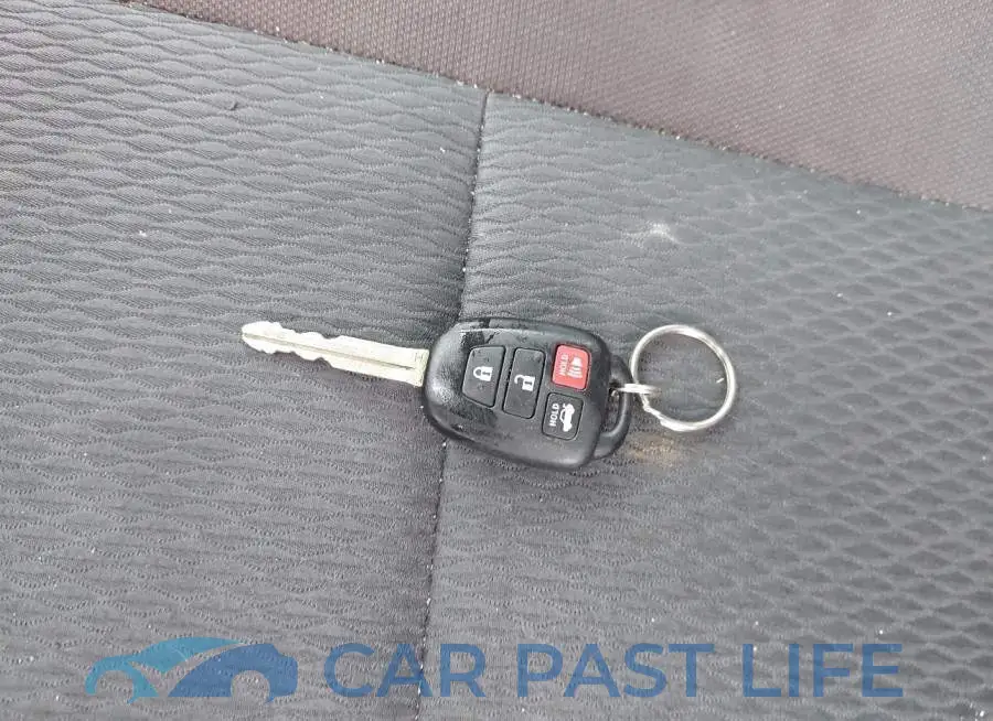 2T1BURHE8HC918582# 11