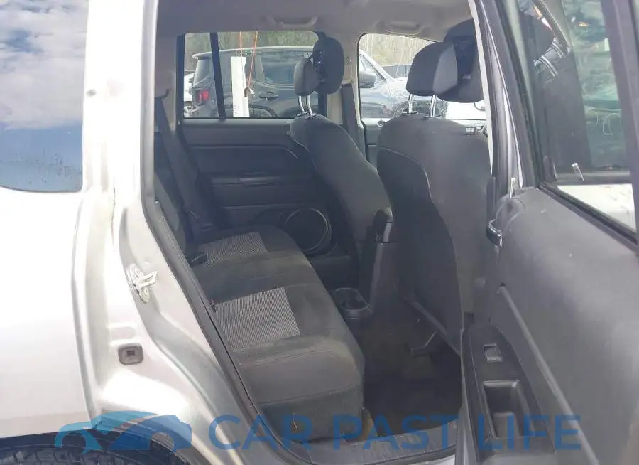 1C4NJCBA8HD123639# 8
