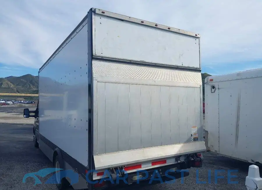 1FDBF9ZM8HKB57773# 18