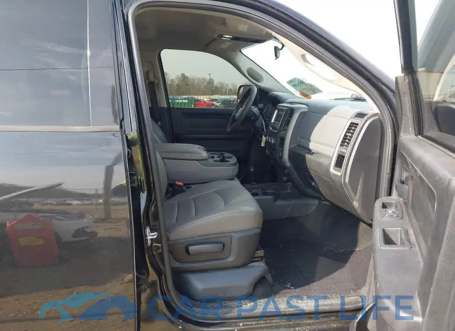 3C6UR5CJ6JG189203# 5