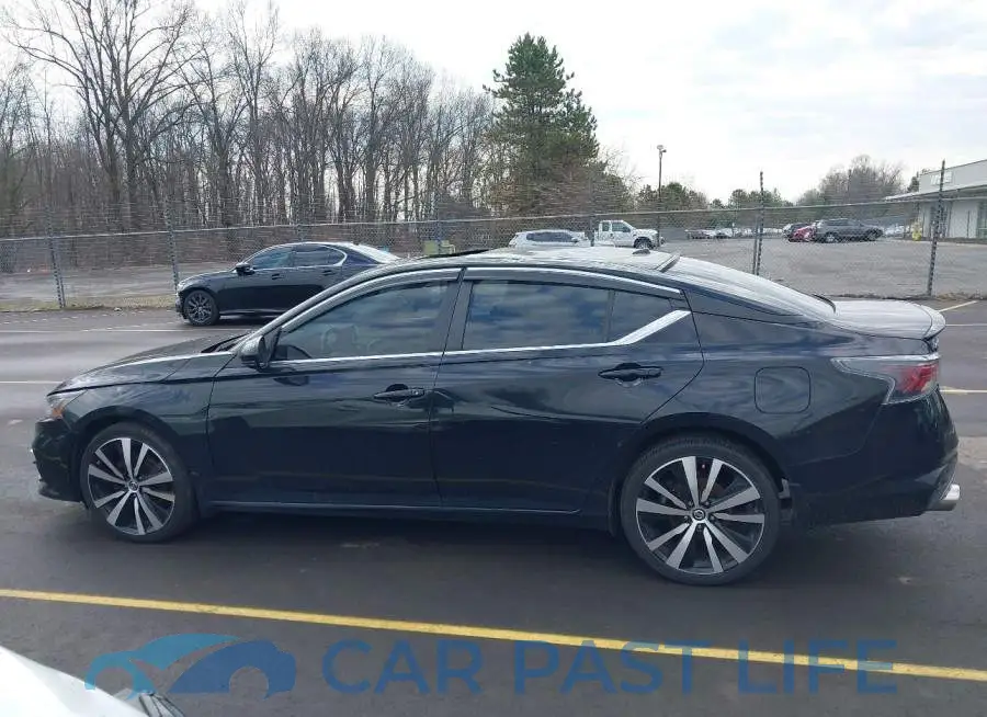 1N4BL4CW7KN301335# 14