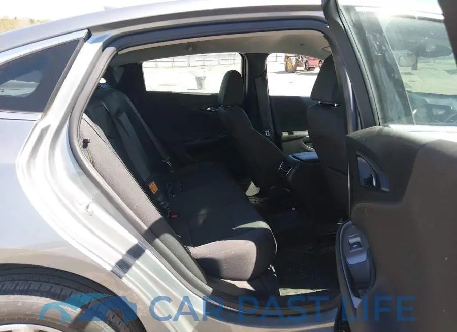 1G1ZD5ST6SF135184# 8