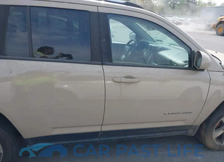 1C4NJDEB8HD110349# 12