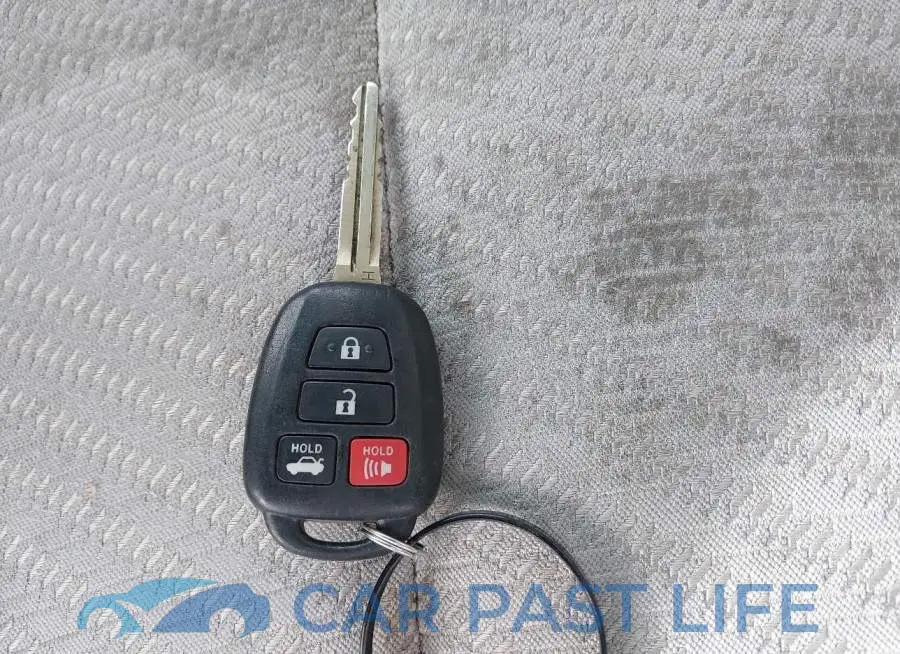 4T1BF1FK1GU132785# 11