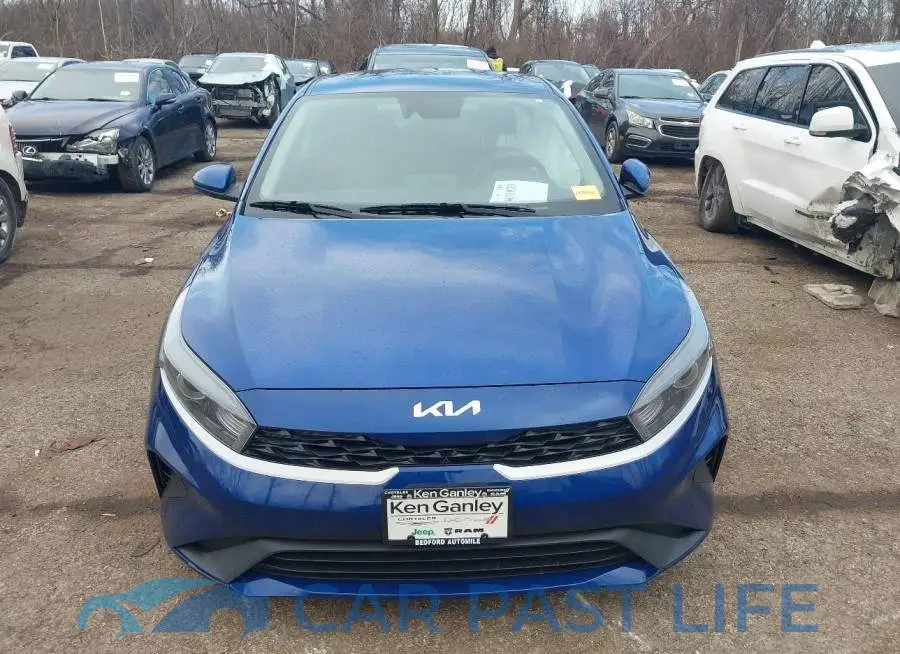 3KPF24AD4RE759266# 12