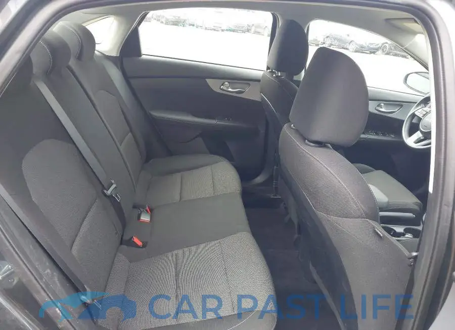3KPF24AD4RE778996# 8