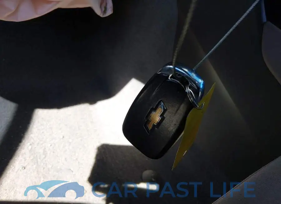 1G1ZD5ST6KF111712# 11