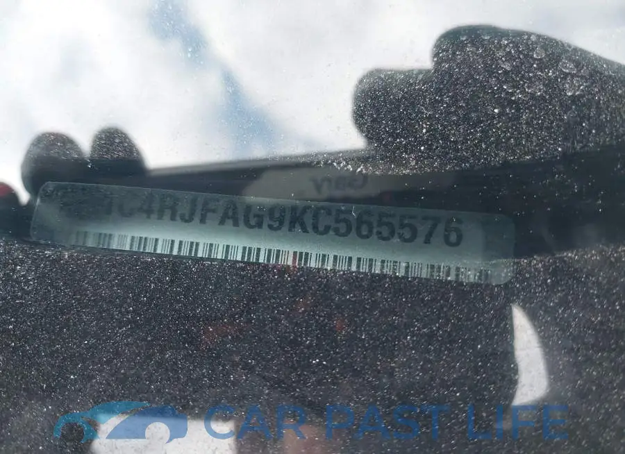 1C4RJFAG9KC565576# 9