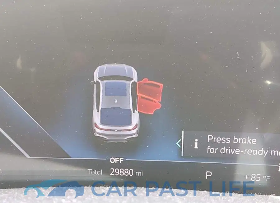 5UX33EX01R9V64447# 16