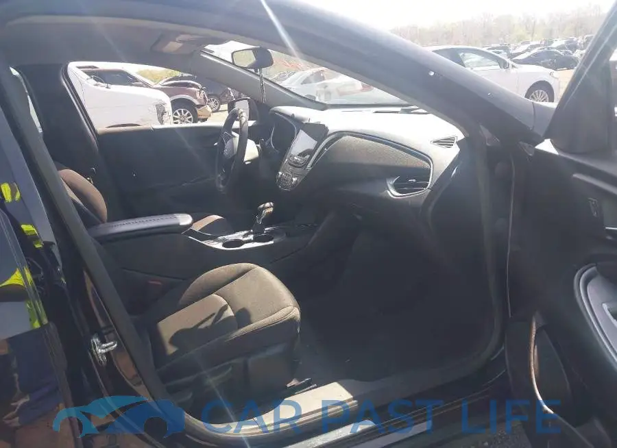 1G1ZD5ST1PF229643# 5