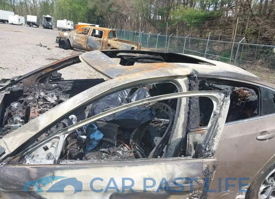 1G1ZD5ST8PF132830# 6