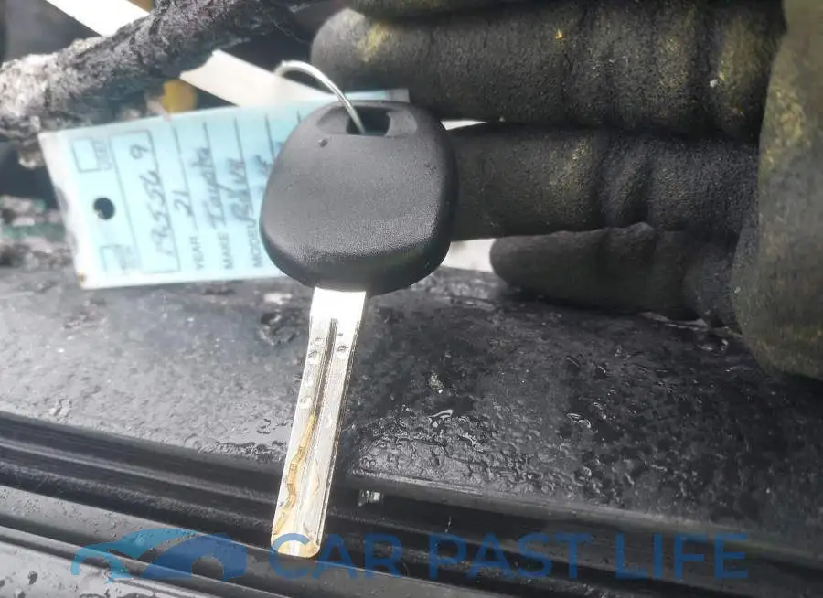 2T3F1RFV8MW195569# 11