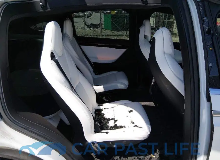 5YJXCBE21JF103278# 8