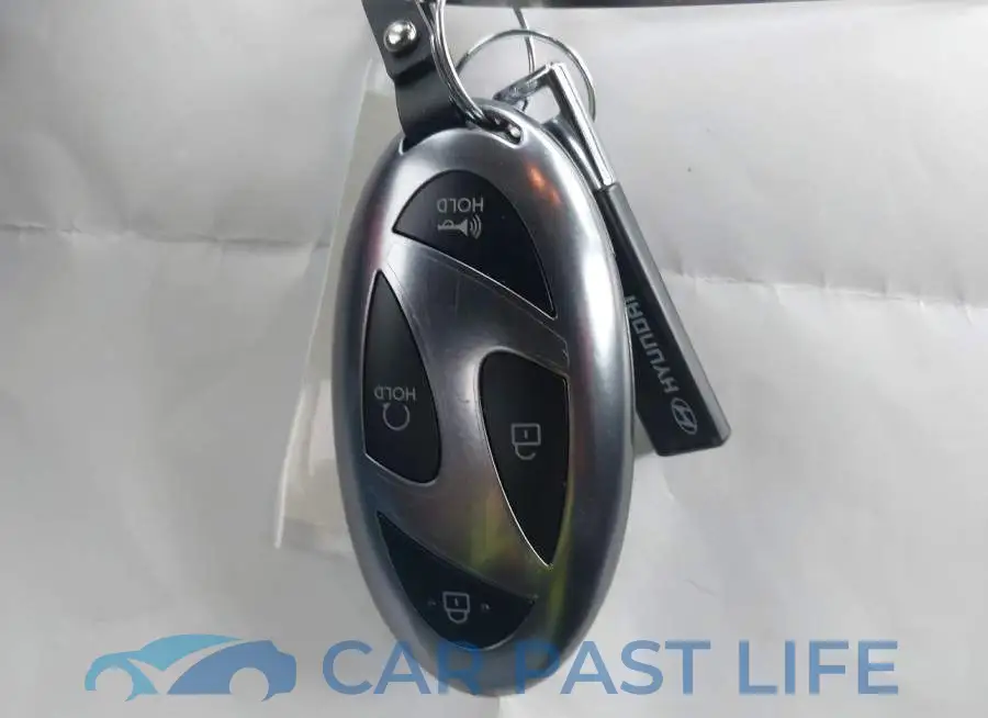 KM8HA3AB9TU371572# 11