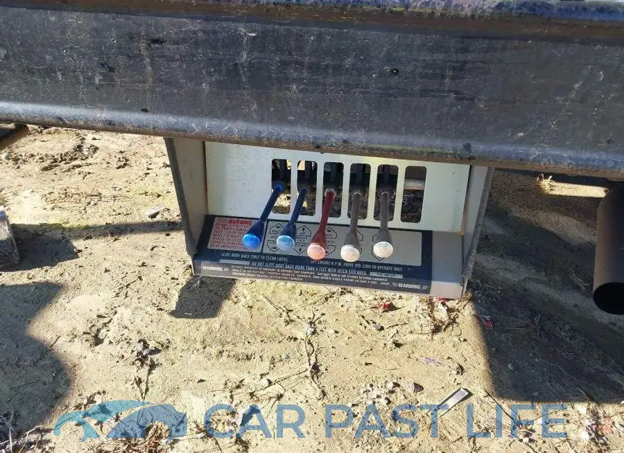 3C7WRMDL0JG375575# 23