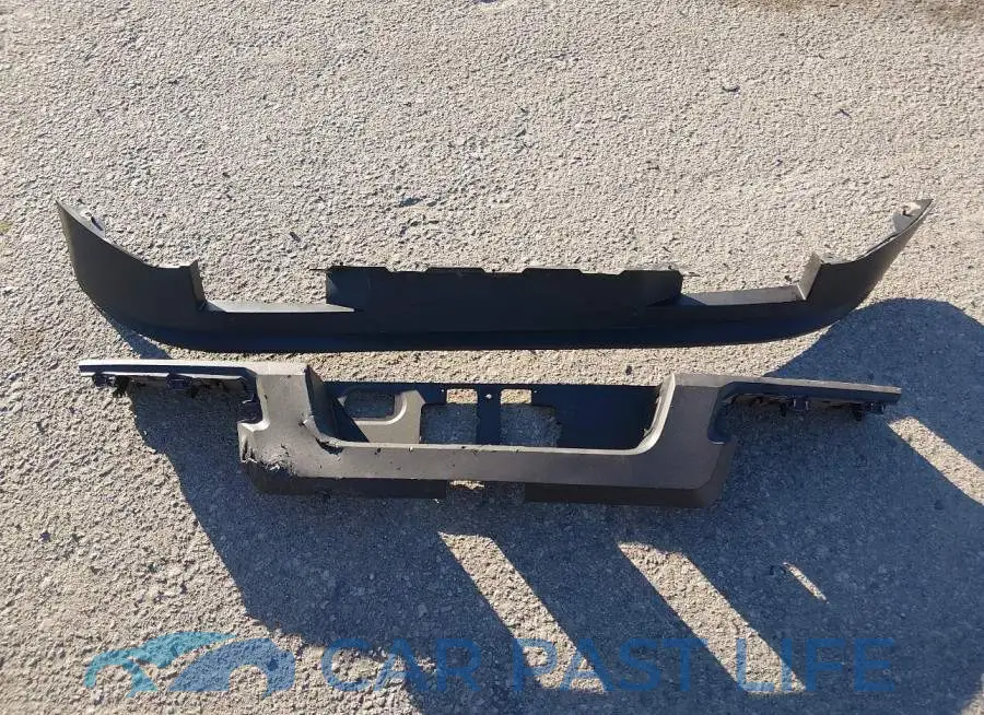 3TMLB5JN1TM215483# 19